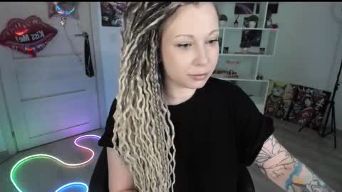 Snapshot of annanebula chatting on 03.25.26 Anna online show from 03.25.26