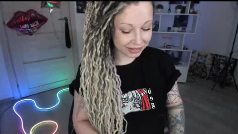 Snapshot of annanebula chatting on 04.12.26 Anna online show from 04.12.26