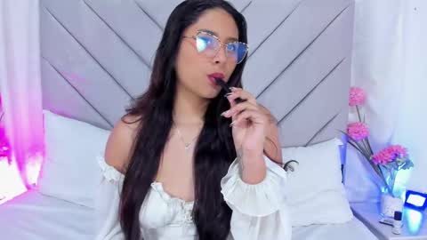 Anna online show from 12.26.24