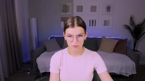 Im Anna online show from 06.30.26