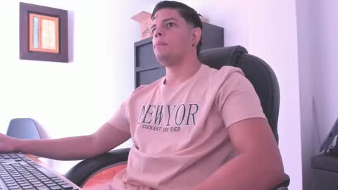 Anndy Hardy online show from 01.06.25