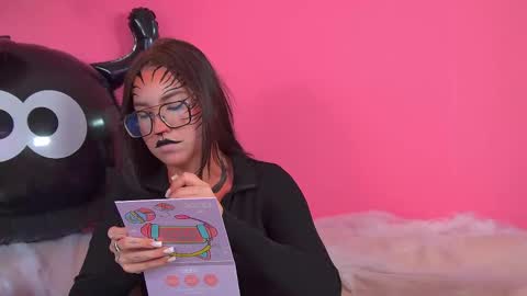 Snapshot of anneavery chatting on 10.25.25 Anne online show from 10.25.25