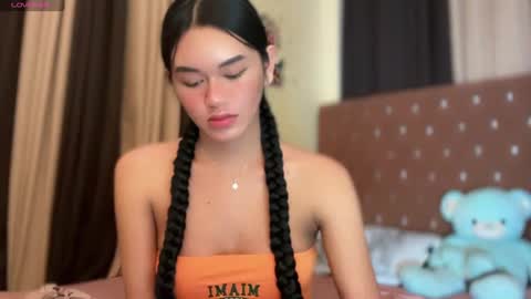 Snapshot of annedee_ chatting on 02.25.25 Kim online show from 02.25.25