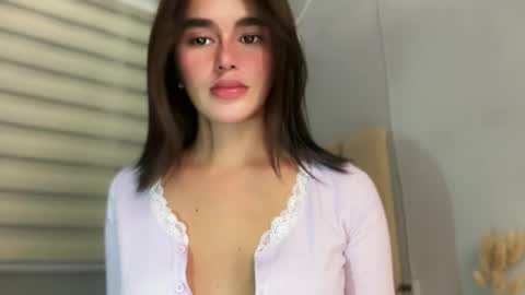 Snapshot of annedee_ chatting on 12.16.25 Kim online show from 12.16.25