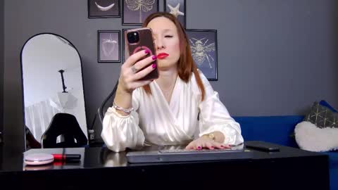 Anne online show from 12.17.25