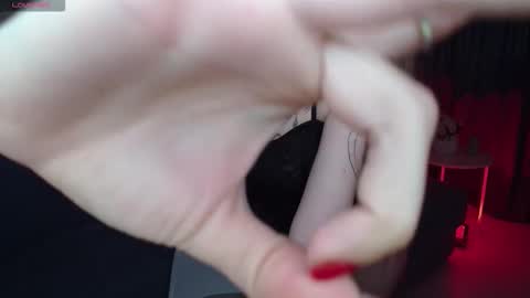 Snapshot of annetenet chatting on 11.14.25 Annet online show from 11.14.25