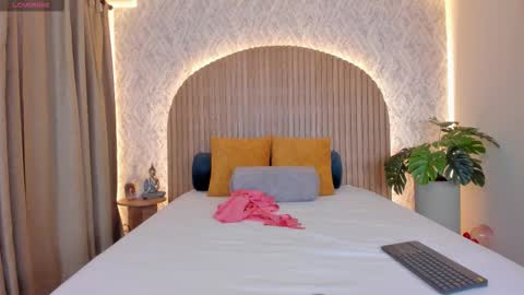 Annhya  online show from 10.23.25