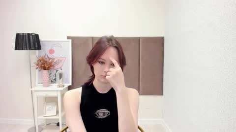 Snapshot of anni_way chatting on 11.23.25 Anni online show from 11.23.25