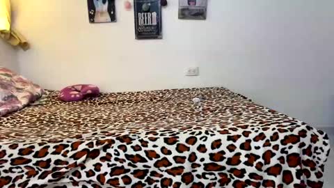 Snapshot of annie_catt_ chatting on 01.27.25 Annie online show from 01.27.25