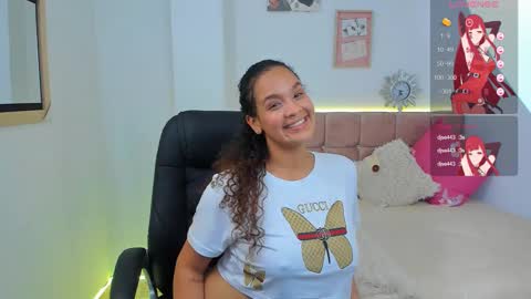 Snapshot of annie_collen chatting on 02.22.25 Anna online show from 02.22.25