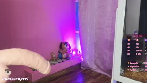 Snapshot of annie_couper chatting on 02.26.25 Annie online show from 02.26.25