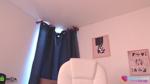 Snapshot of annie_es chatting on 01.13.25 Annie online show from 01.13.25