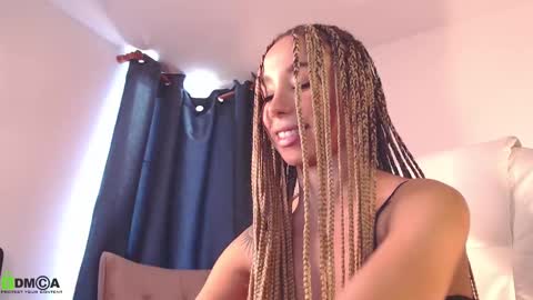 Snapshot of annie_es chatting on 03.06.25 Annie online show from 03.06.25