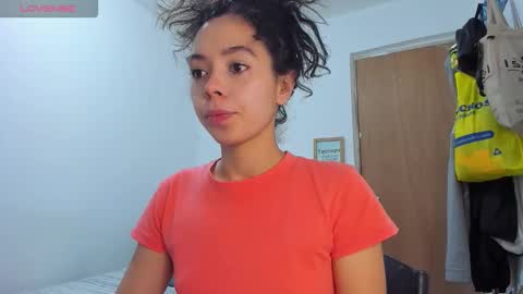 Snapshot of annie_rosse1017 chatting on 10.18.25 annie_rosse1017 online show from 10.18.25