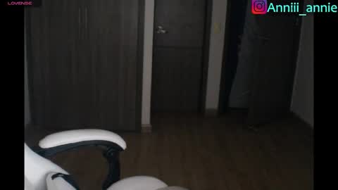 JEANNE no olvides seguirme dont forget follow me  uu online show from 03.16.26