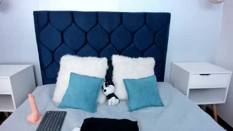 Snapshot of annie_thompsonn_ chatting on 02.16.26 Annie online show from 02.16.26