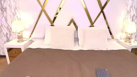 Snapshot of annie_thompsonn_ chatting on 02.24.26 Annie online show from 02.24.26