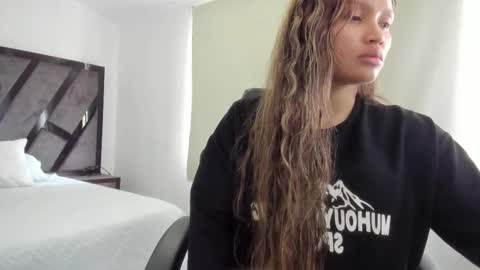 Annie and Stefan online show from 10.20.25