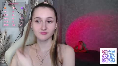 annieee_smith online show from 03.17.26