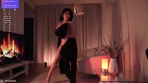 anniehillofficial_ online show from 03.08.25