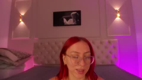 Snapshot of anniemartinezz chatting on 09.14.25 Annie online show from 09.14.25