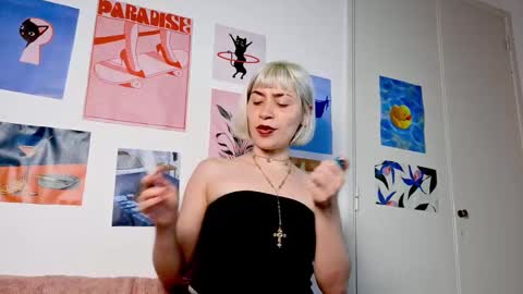 annietinky online show from 11.04.25