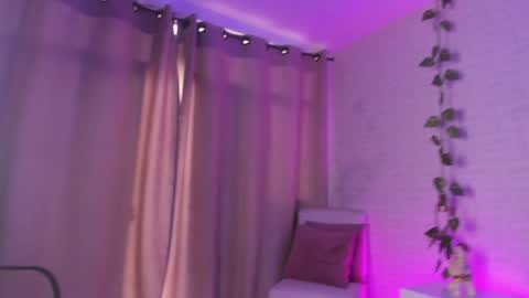 Annie  Alex online show from 12.06.24