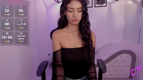 Annie Evans  online show from 09.29.25