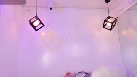 Annie Evans  online show from 03.25.26