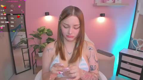 Snapshot of anniita_ chatting on 07.14.26 VIVIANNA online show from 07.14.26