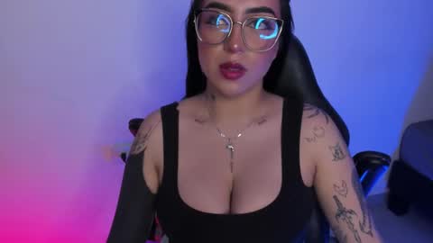 Snapshot of annikamerliahh_ chatting on 10.17.25 Annika online show from 10.17.25