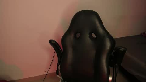 Snapshot of annikamerliahh_ chatting on 11.26.25 Annika online show from 11.26.25