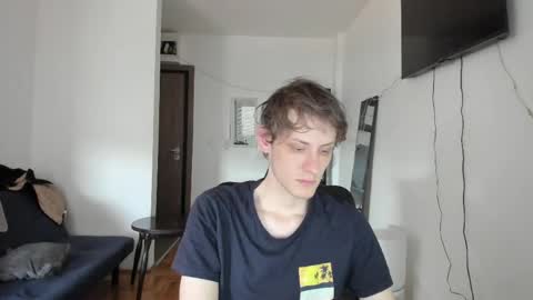 Snapshot of annonimsick chatting on 04.15.26 online show from 04.15.26