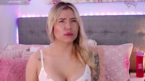 Antonella Lee online show from 12.20.25