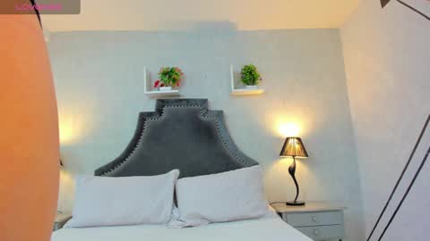 Snapshot of anntoniawood chatting on 12.14.24 Anntonia Woods online show from 12.14.24