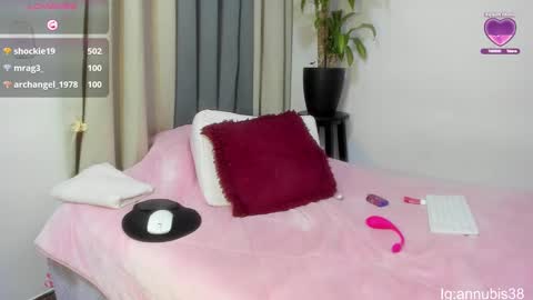 Snapshot of annubis_lia chatting on 02.09.25 SOFIA INDEPENDENT MODEL online show from 02.09.25