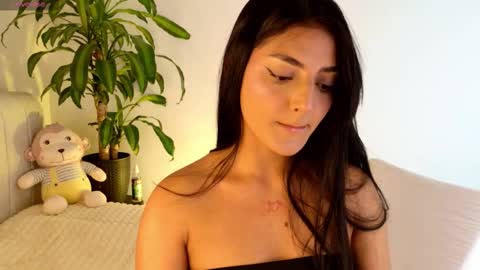 Snapshot of annubis_lia chatting on 09.22.25 SOFIA INDEPENDENT MODEL online show from 09.22.25