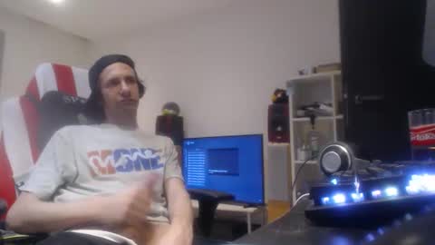 LoyalDog online show from 03.31.26