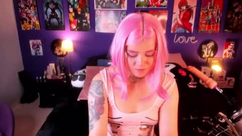 Snapshot of anny_cross chatting on 01.29.25 Paty online show from 01.29.25