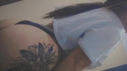 Snapshot of anny_louis chatting on 01.08.25 ANNY LOUIS online show from 01.08.25