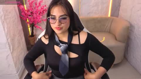 Live 1500am 2100pm COLOMBIAN HOUR online show from 11.20.25