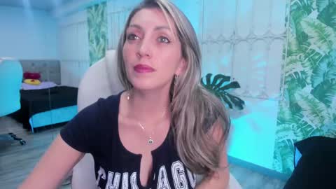 Anny online show from 09.19.25