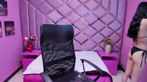 Snapshot of anny_swet chatting on 09.25.25 Anny online show from 09.25.25