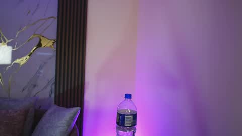 Snapshot of annybuny chatting on 09.18.25 Ana online show from 09.18.25