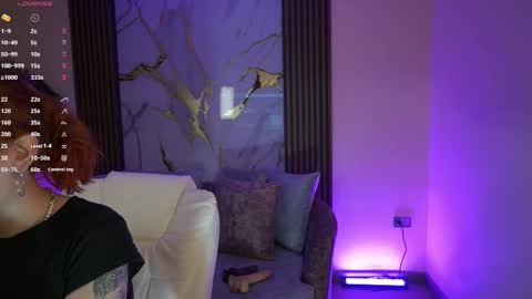 Snapshot of annybuny chatting on 10.03.25 Ana online show from 10.03.25