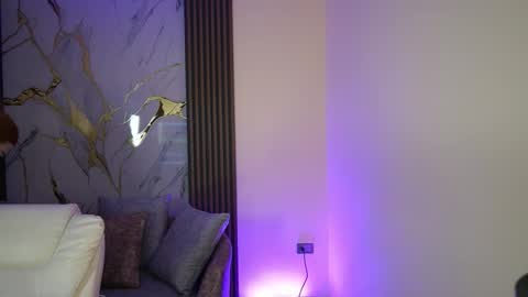 Snapshot of annybuny chatting on 10.29.25 Ana online show from 10.29.25