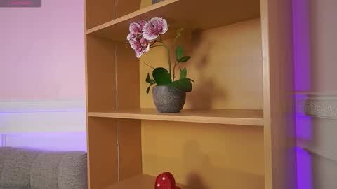 Snapshot of annybuny chatting on 11.07.25 Ana online show from 11.07.25