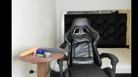 annyfernandez online show from 12.21.24