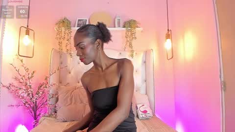 Snapshot of annyfiore chatting on 12.18.24 Anny online show from 12.18.24