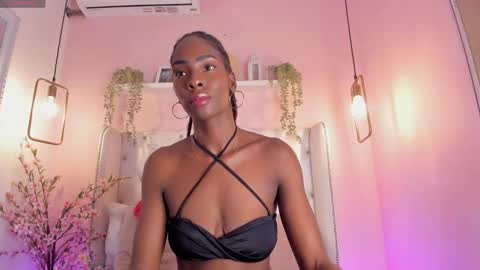 Snapshot of annyfiore chatting on 01.21.25 Anny online show from 01.21.25